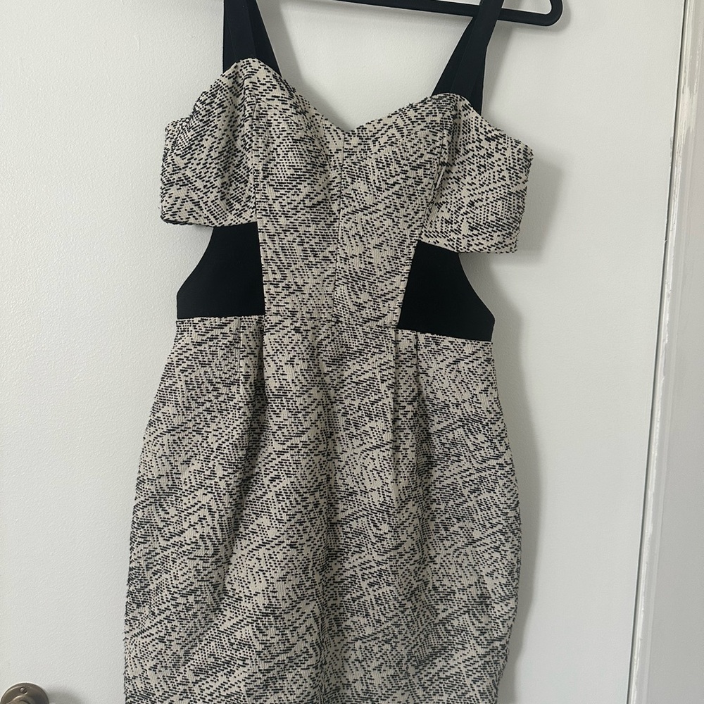 Rebecca Minkoff Gray and White Sweetheart Sheath Dress